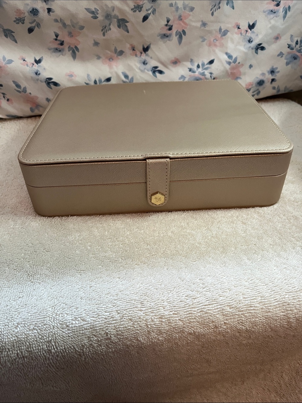 Compact Taupe Jewelry Case with Gold Accent